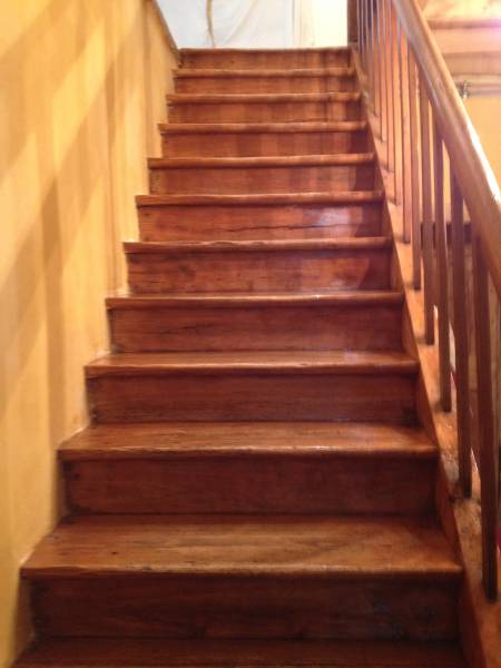 ponçage et vernie escalier bois Albi