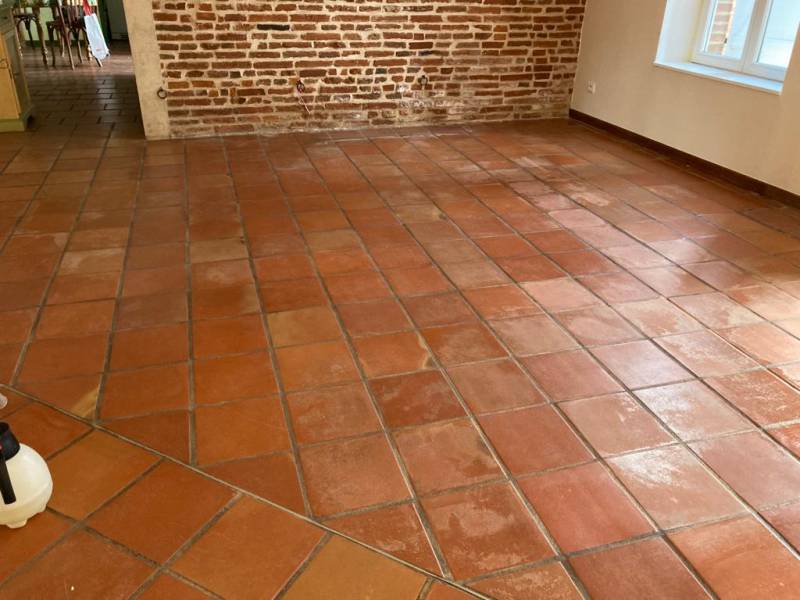 Vaurais Nettoyage spécialiste du nettoyage de vos tomettes et carrelage ancien à Verfeil